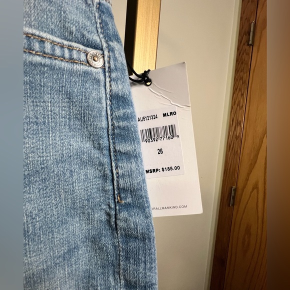NWT 7 For All Mankind light wash denim shorts - Picture 5 of 5